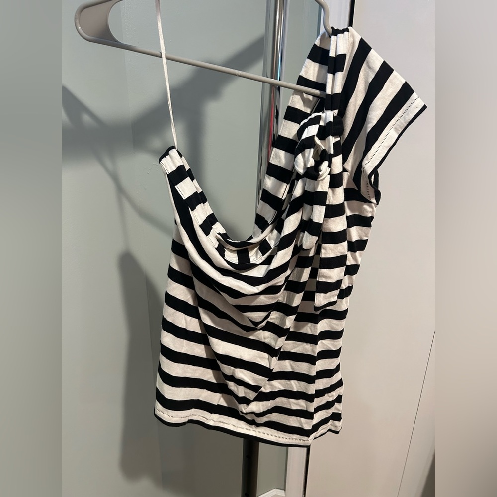 One shoulder bow top